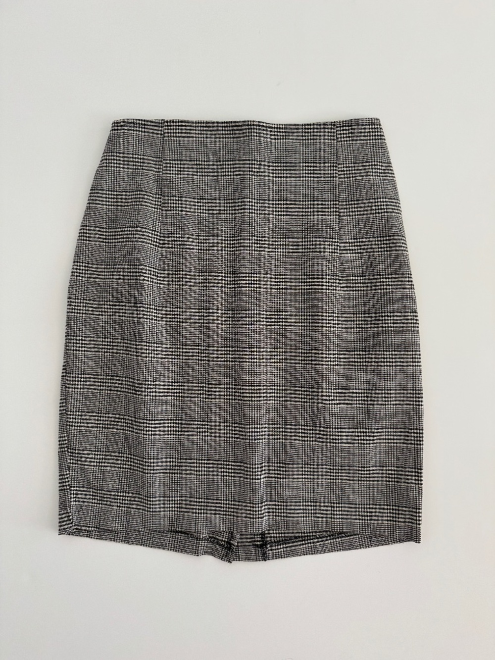 Mini Skirt (Sz 6) - Black & White houndstooth - 'Paul et Duffier'; Made in Italy